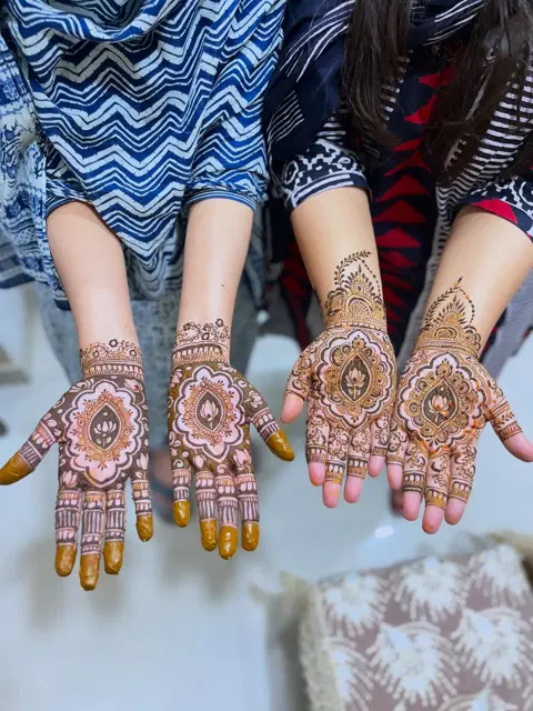 circle mehndi design