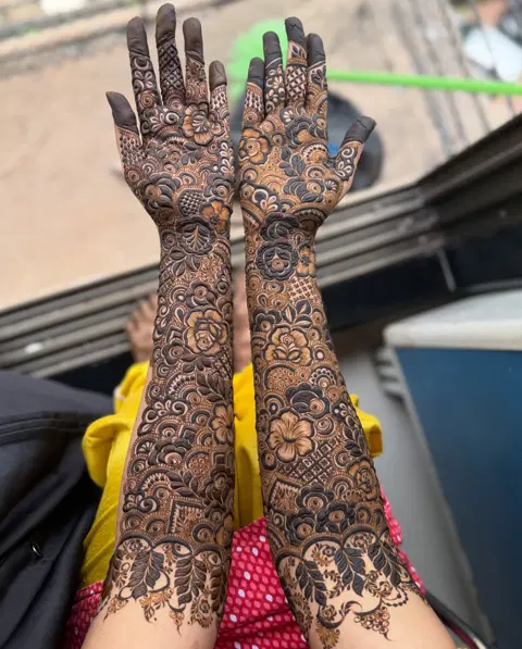 bridal front hand mehndi design