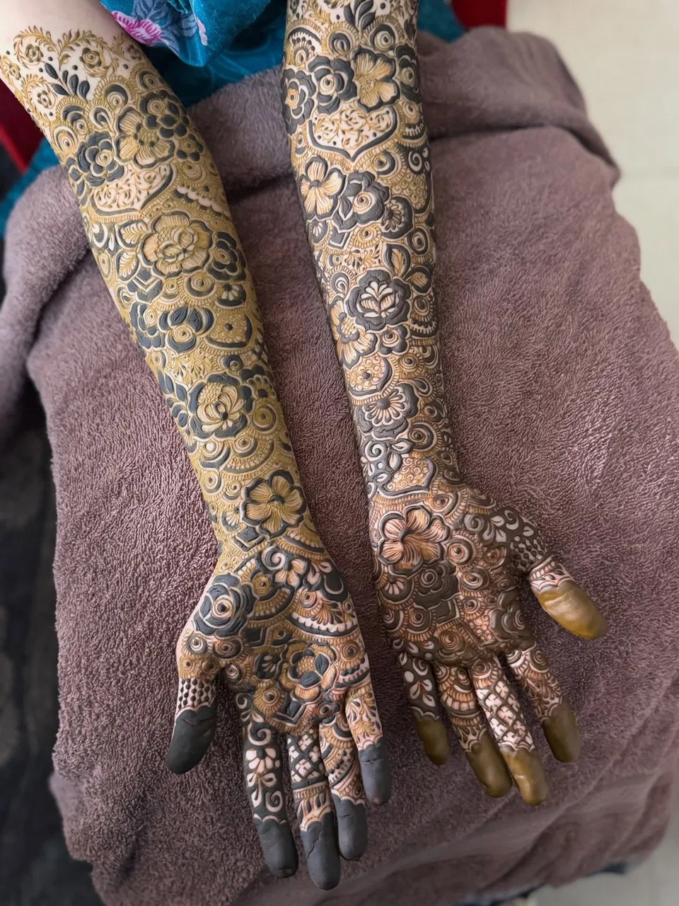 Front Hand Mehndi Design