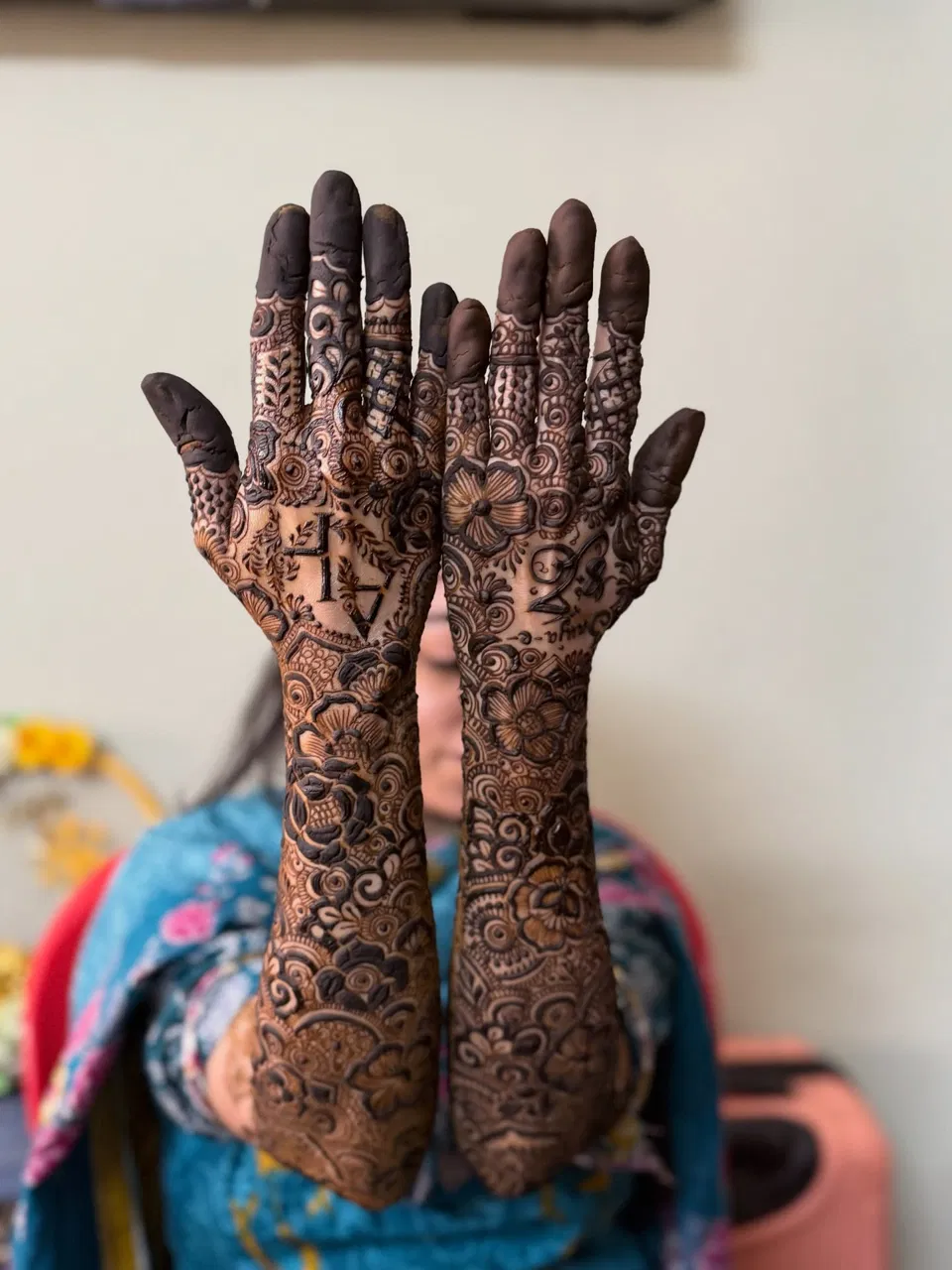 Full Hand Mehndi Design (3)