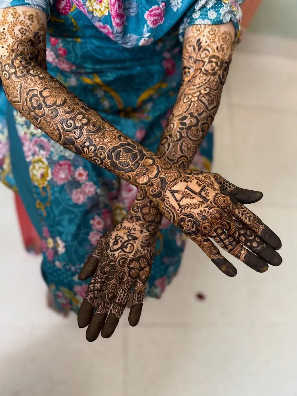 Full Hand Mehndi Design (4)