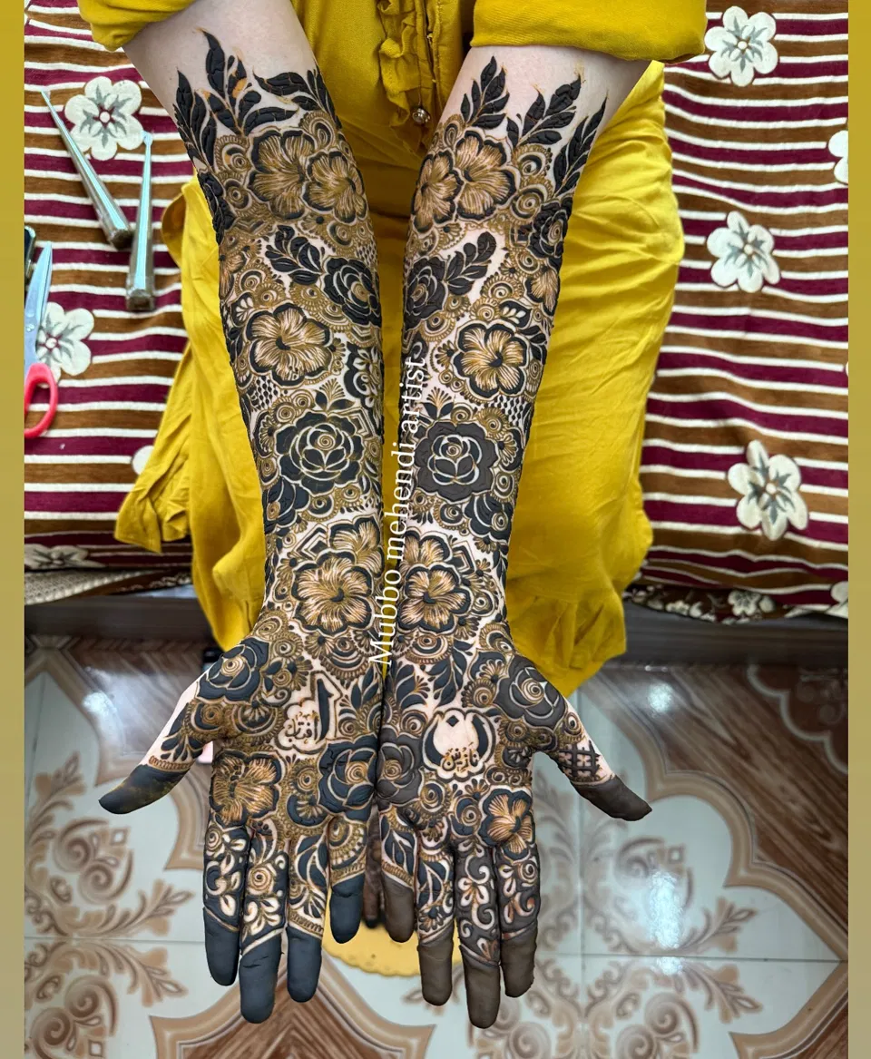 Aesthetic Bridal Front Hand Mehndi Design with Jaal (2)