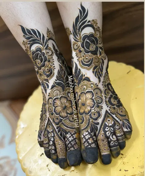 aesthetic bridal mehndi design