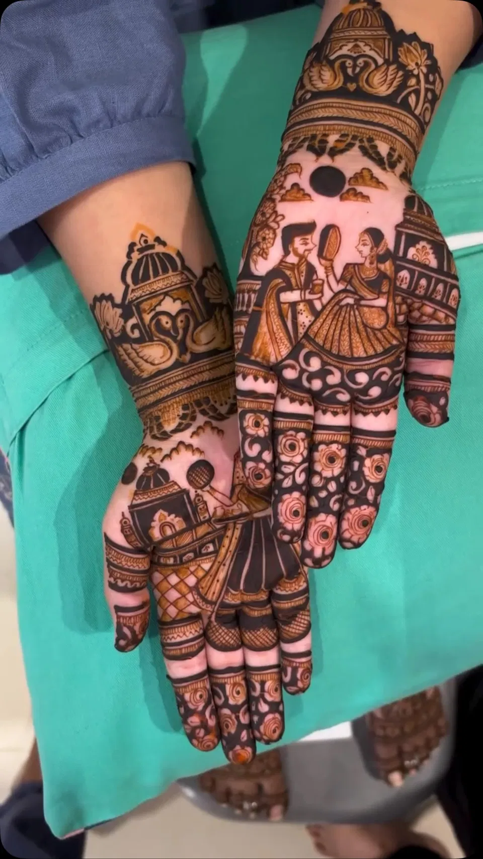 Mehndi Design with Figures