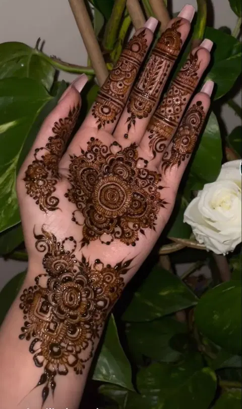 arabic bridal circle front hand mehndi design