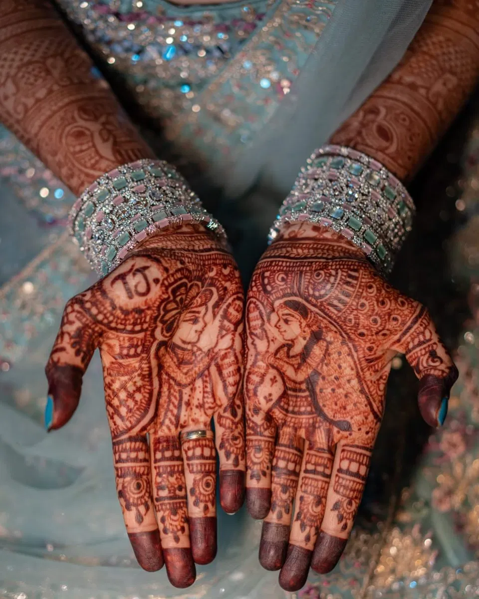 Bridal Mehndi Design with Figures
