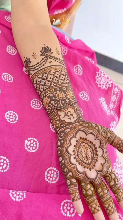 full hand mehndi design