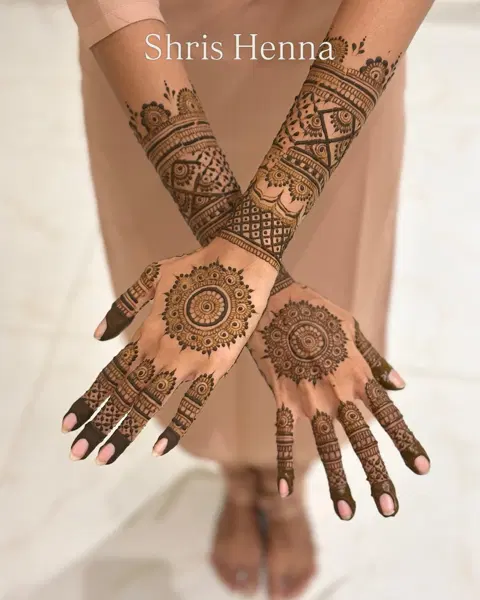 bridal circle mehndi design