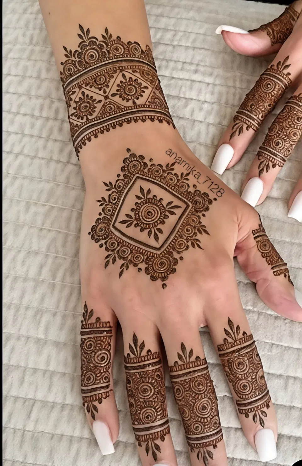 Aesthetic Moroccan Back Hand Mehndi Design with Gol Tikki and Flowers