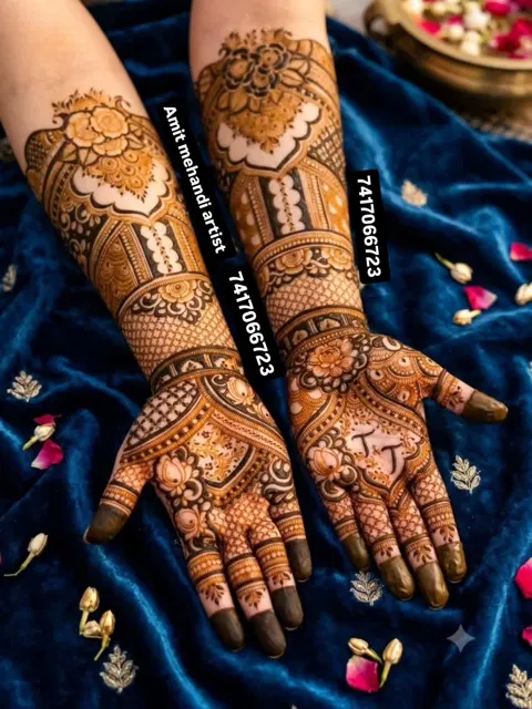 figure front hand mehndi design