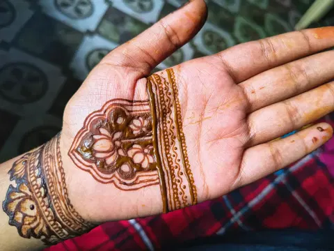 full hand mehndi design