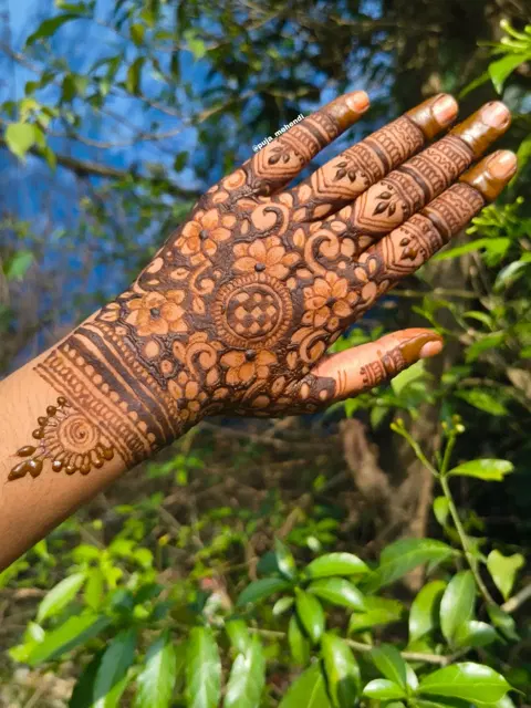 bridal back hand mehndi design