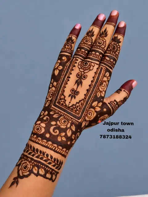 bridal front hand mehndi design