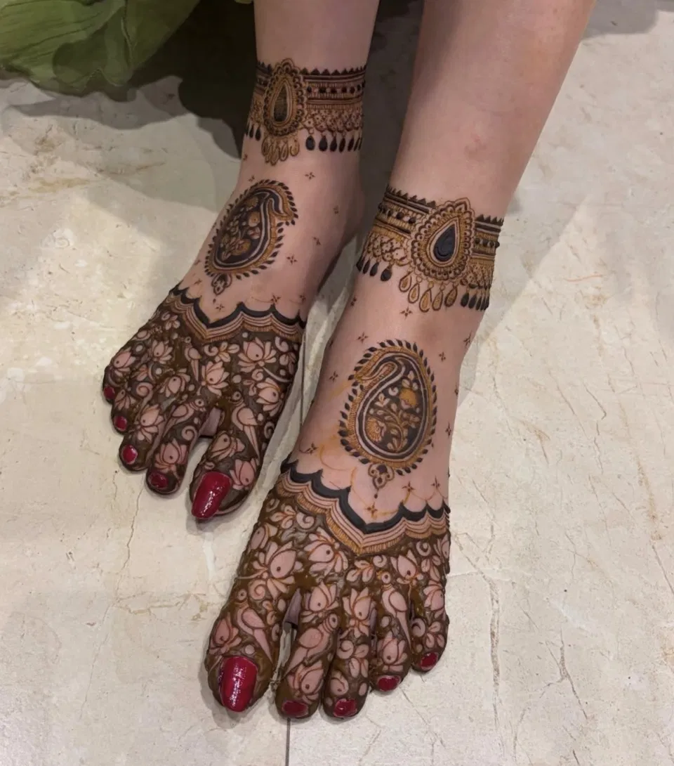Arabic Bridal Foot Mehndi Design