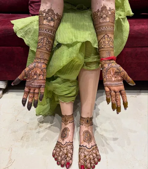 bridal figure front hand mehndi design