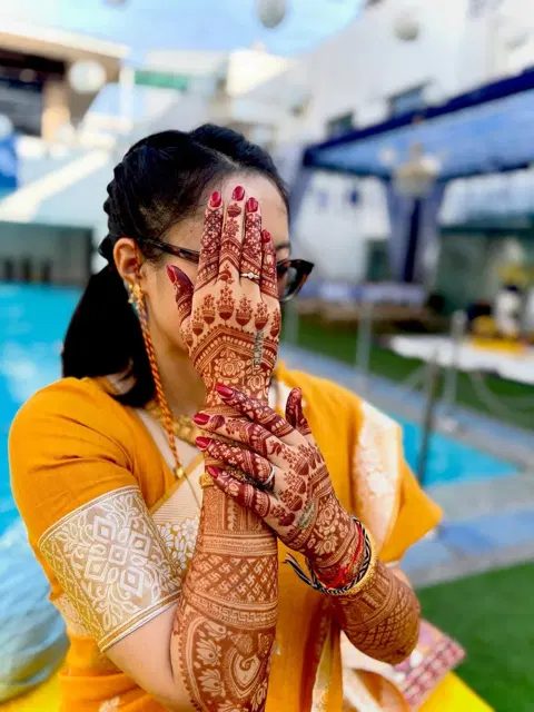 bridal back hand mehndi design