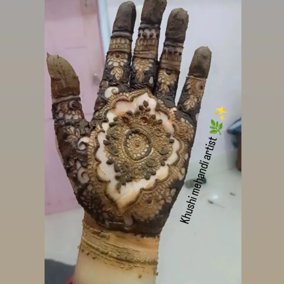 Mehndi Design with Gol Tikki