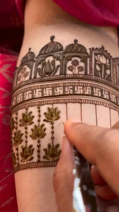bridal indian circle arm mehndi design