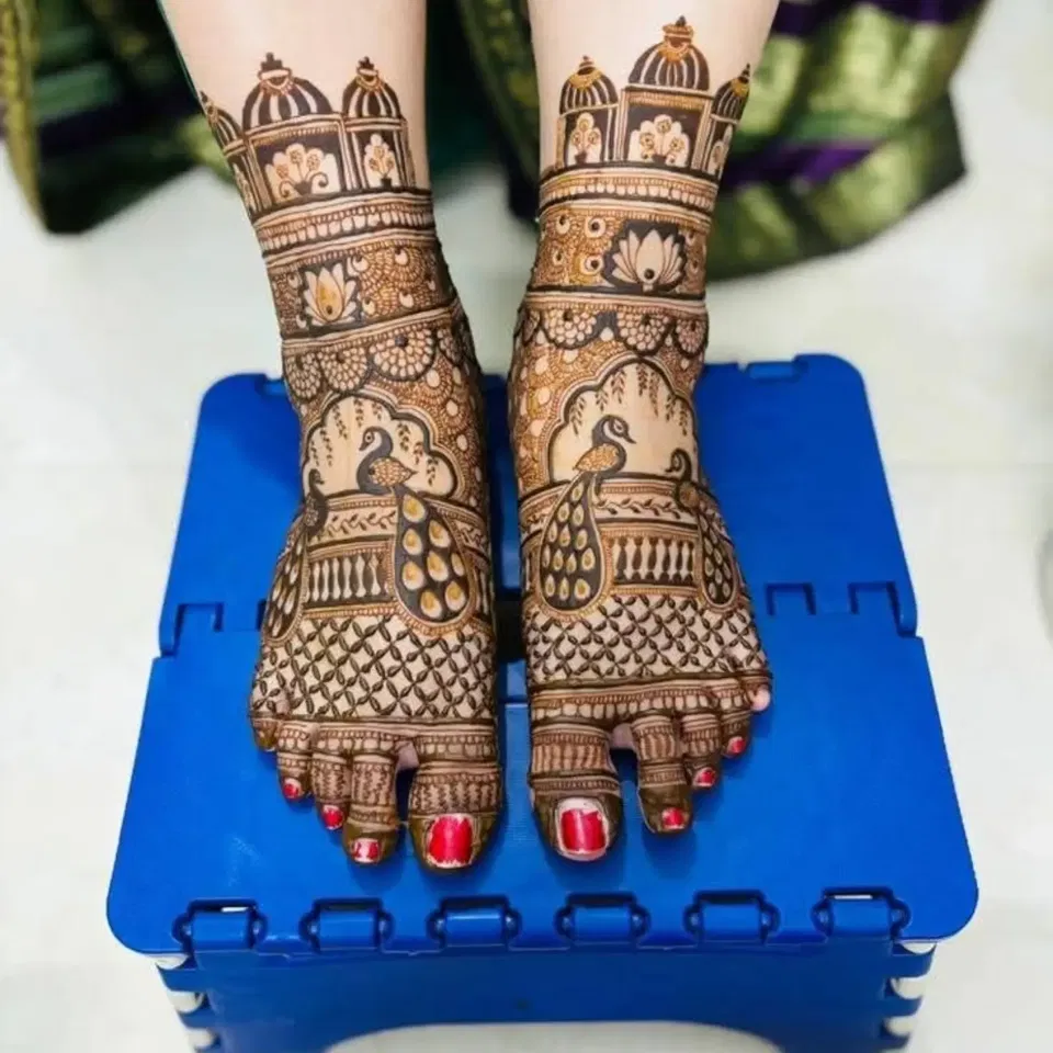 Back Hand Mehndi Design with Figures and Peacock (4)