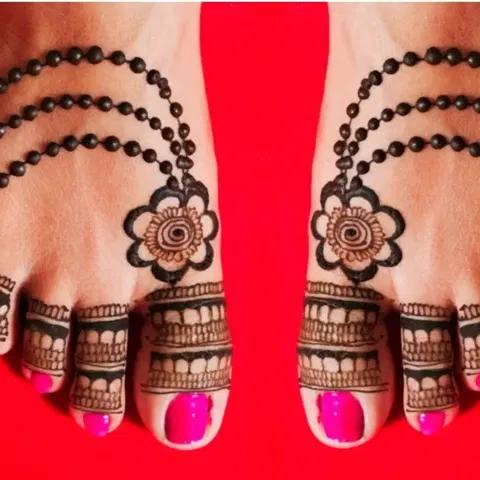 heart foot mehndi design