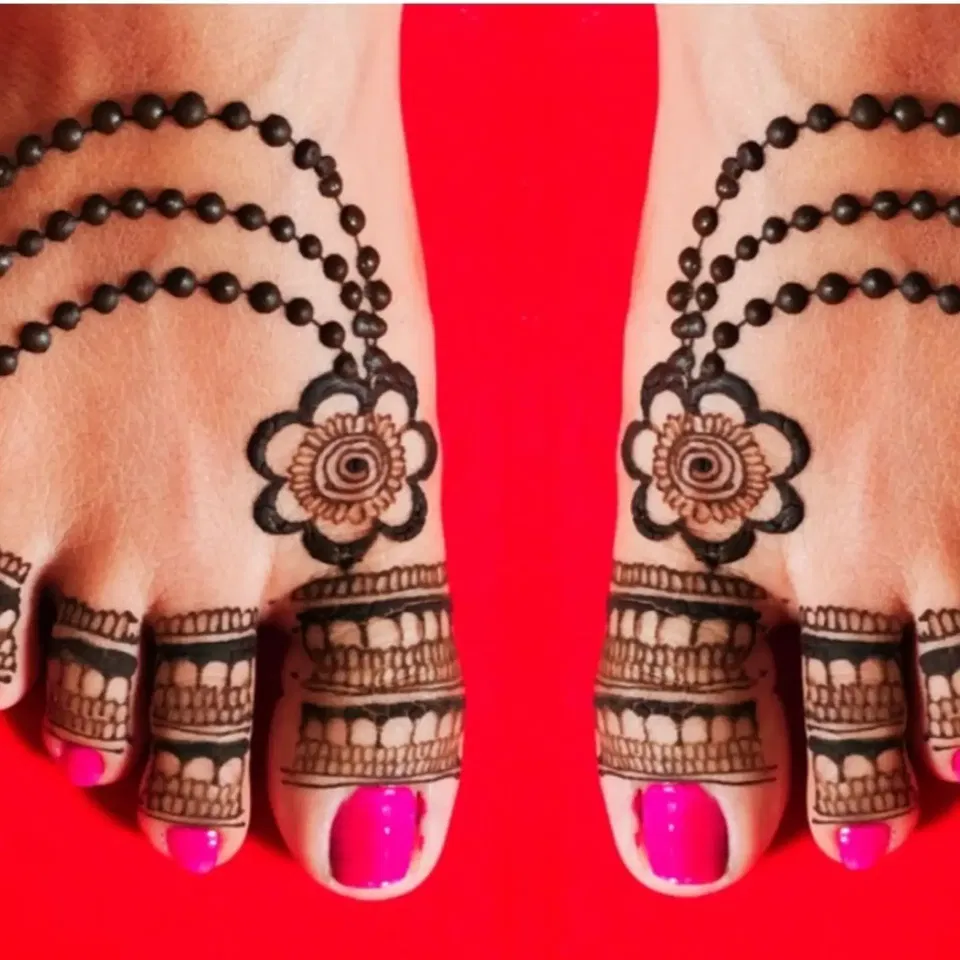 Foot Mehndi Design with Hearts and Jaal