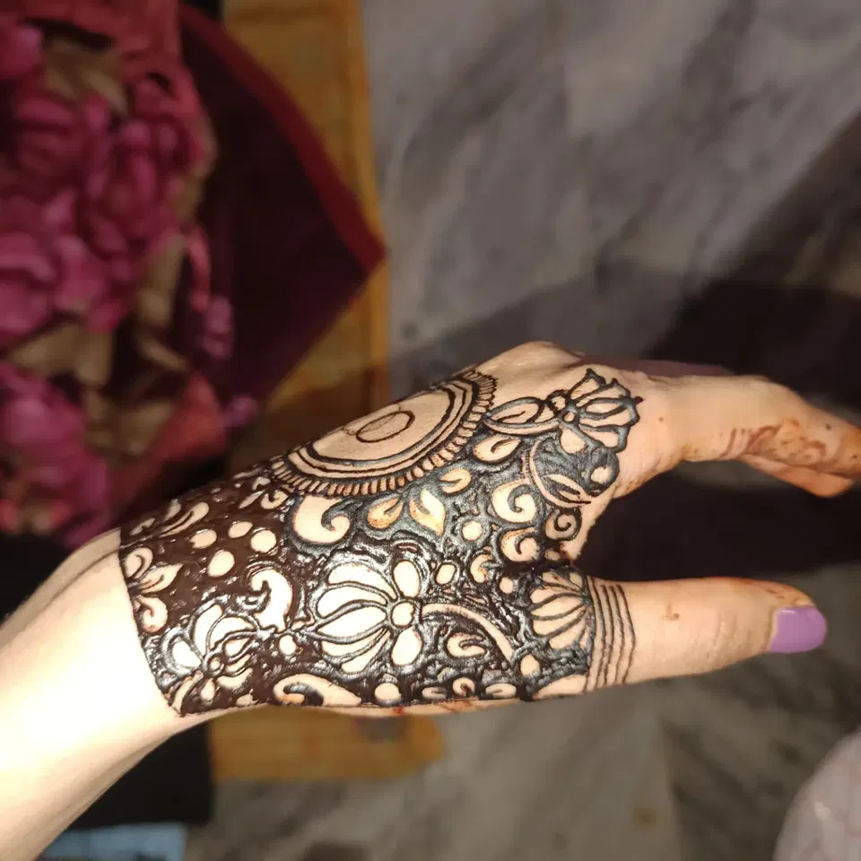 Back Hand Mehndi Design