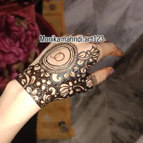 circle mehndi design