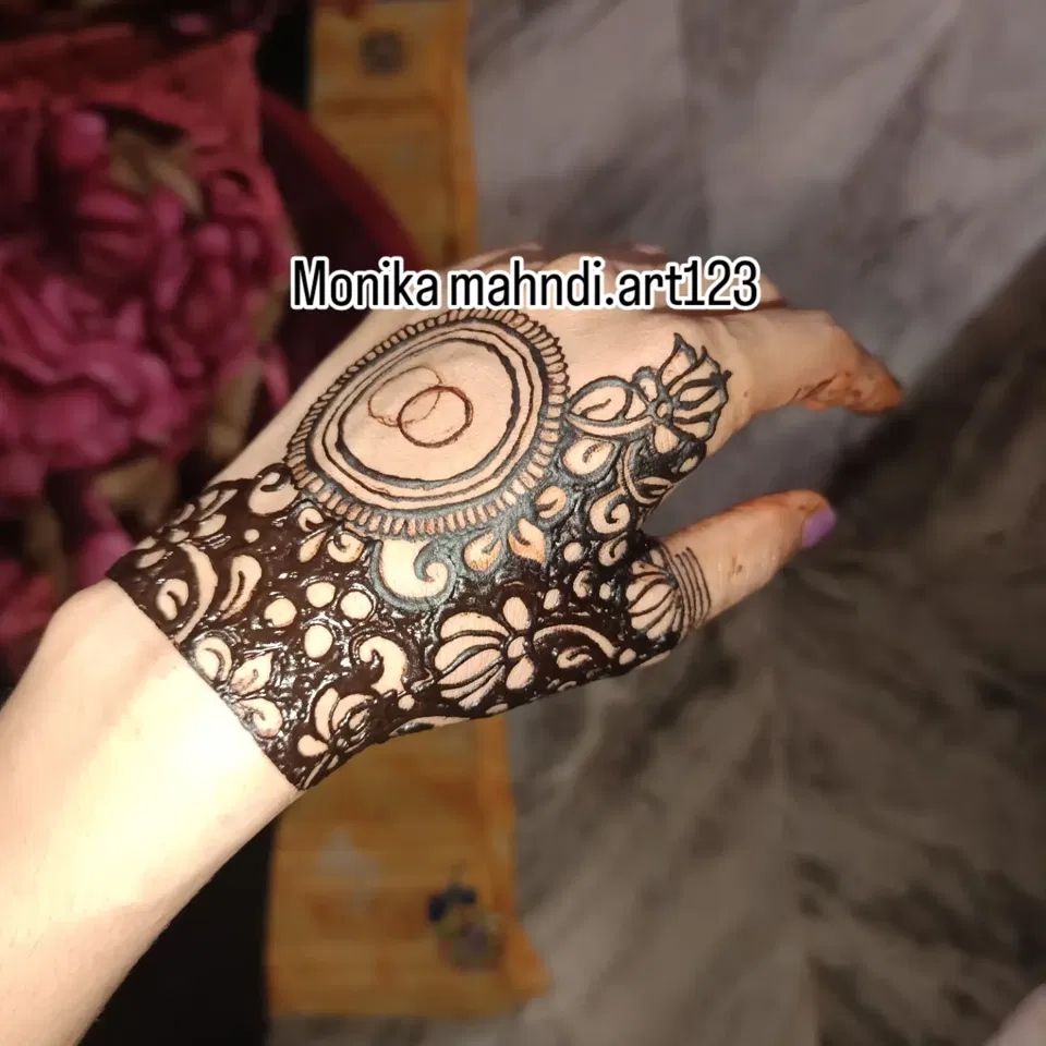 Mehndi Design with Gol Tikki (3)