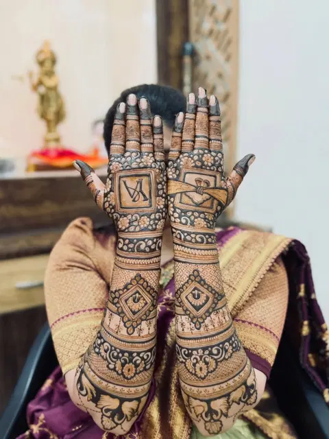 bridal figure back hand mehndi design
