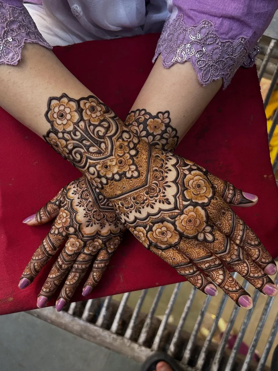 Back Hand Mehndi Design