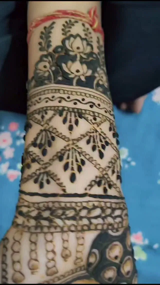 Front Hand Mehndi Design