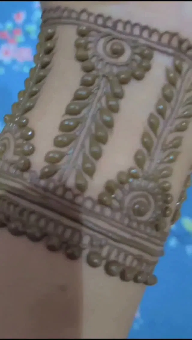 Aesthetic Mehndi Design