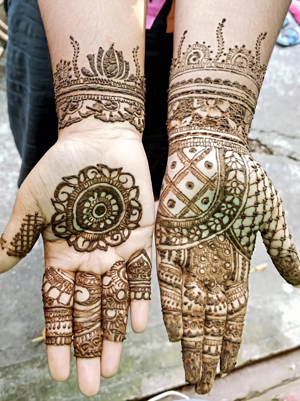 Full Hand Mehndi Design with Gol Tikki and Figures