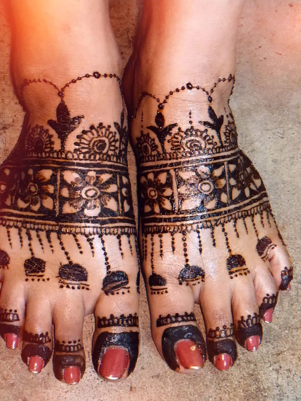 Bridal Back Hand Mehndi Design with Figures