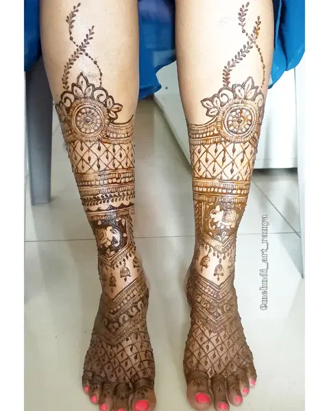 figure foot mehndi design
