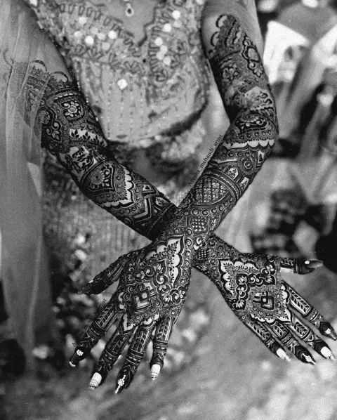 bridal jaal full hand mehndi design