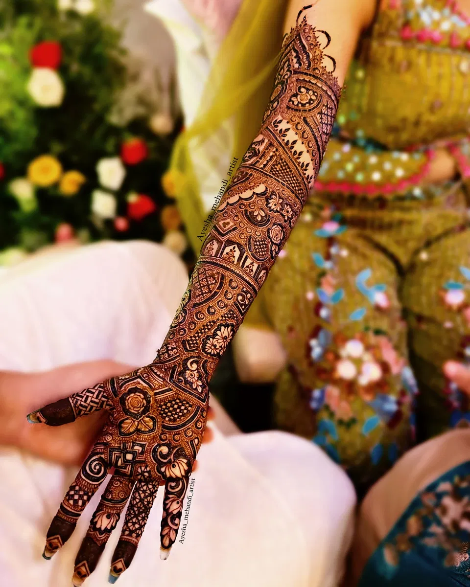 Bridal Front Hand Mehndi Design with Jaal