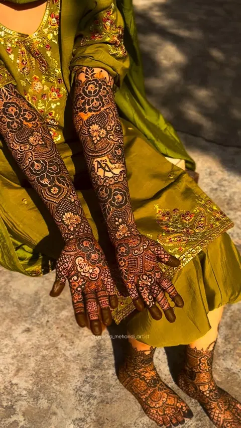 bridal front hand mehndi design