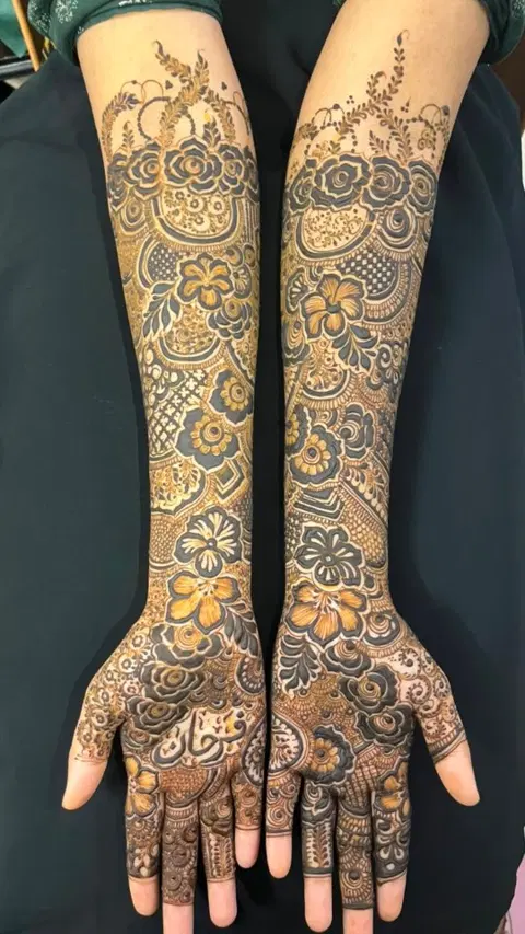 front hand mehndi design