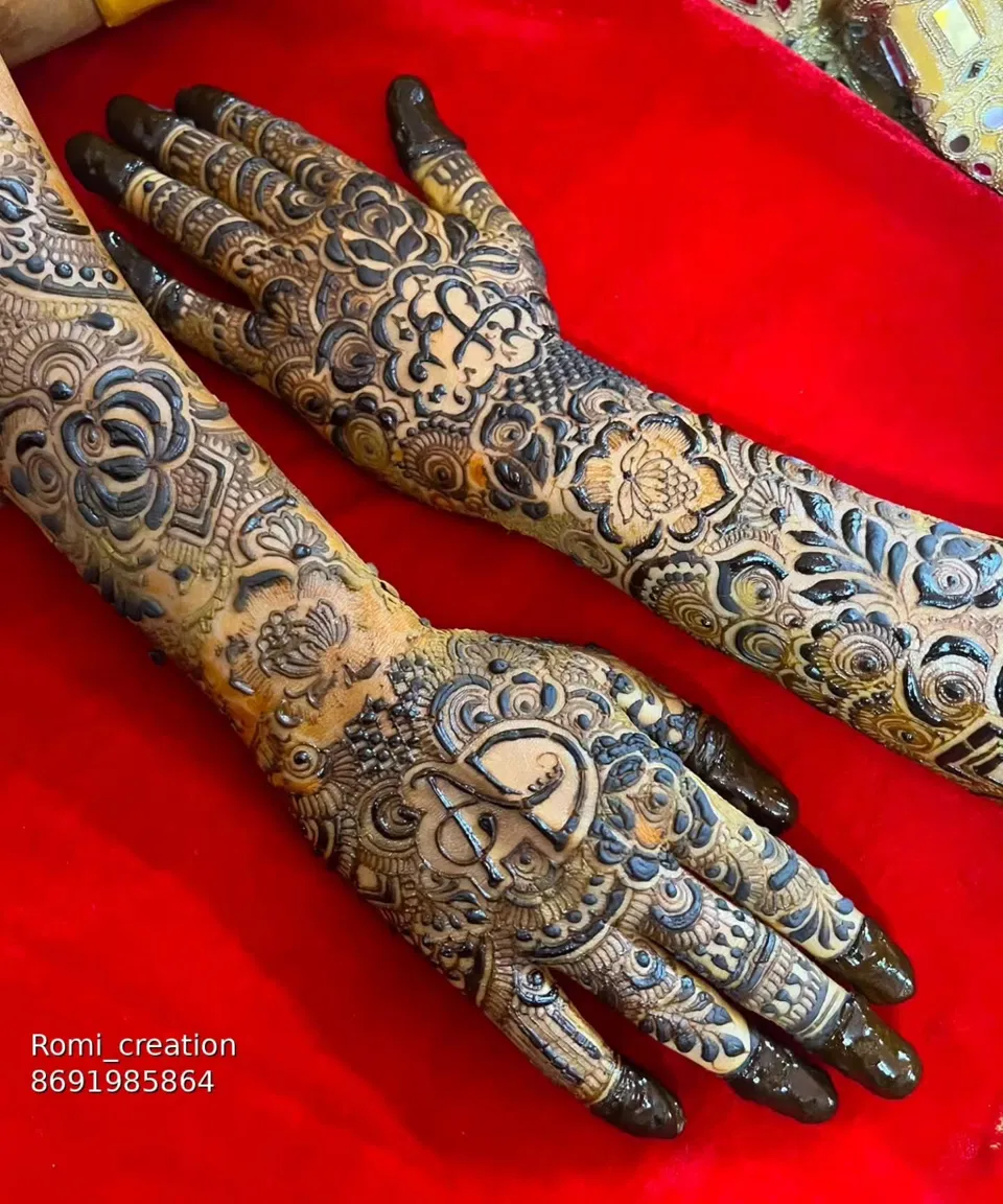 Mehndi Design with Hearts