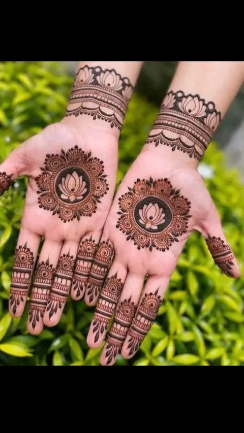 bridal indian circle front hand mehndi design