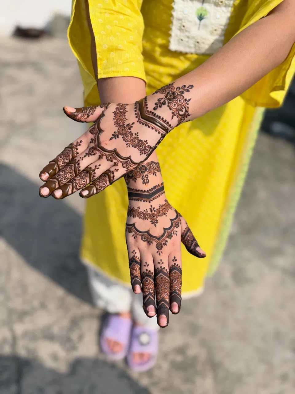 Back Hand Mehndi Design (4)