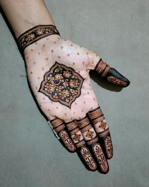 jaal front hand mehndi design