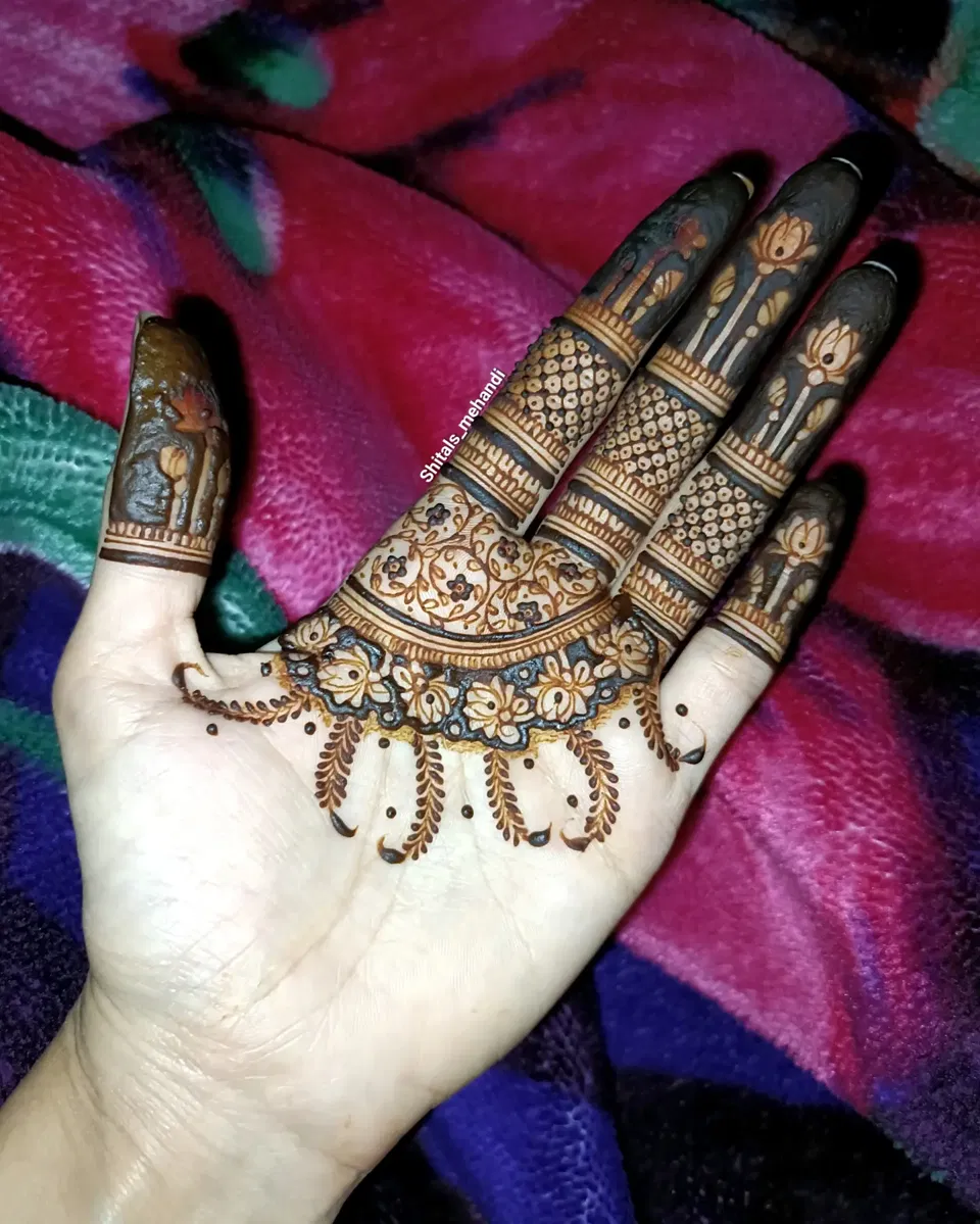 Front Hand Mehndi Design