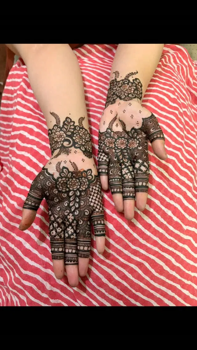 Back Hand Mehndi Design