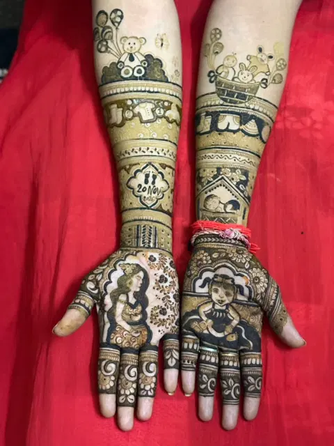 figure back hand mehndi design