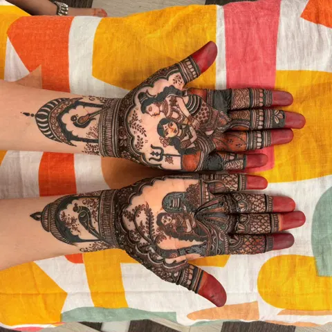 figure mehndi design