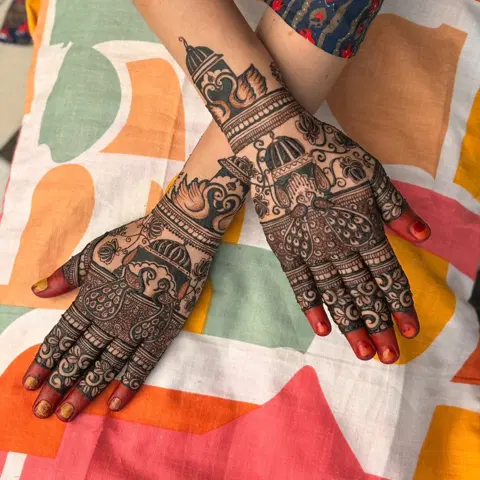 figure mehndi design