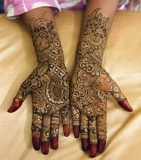 full hand mehndi design