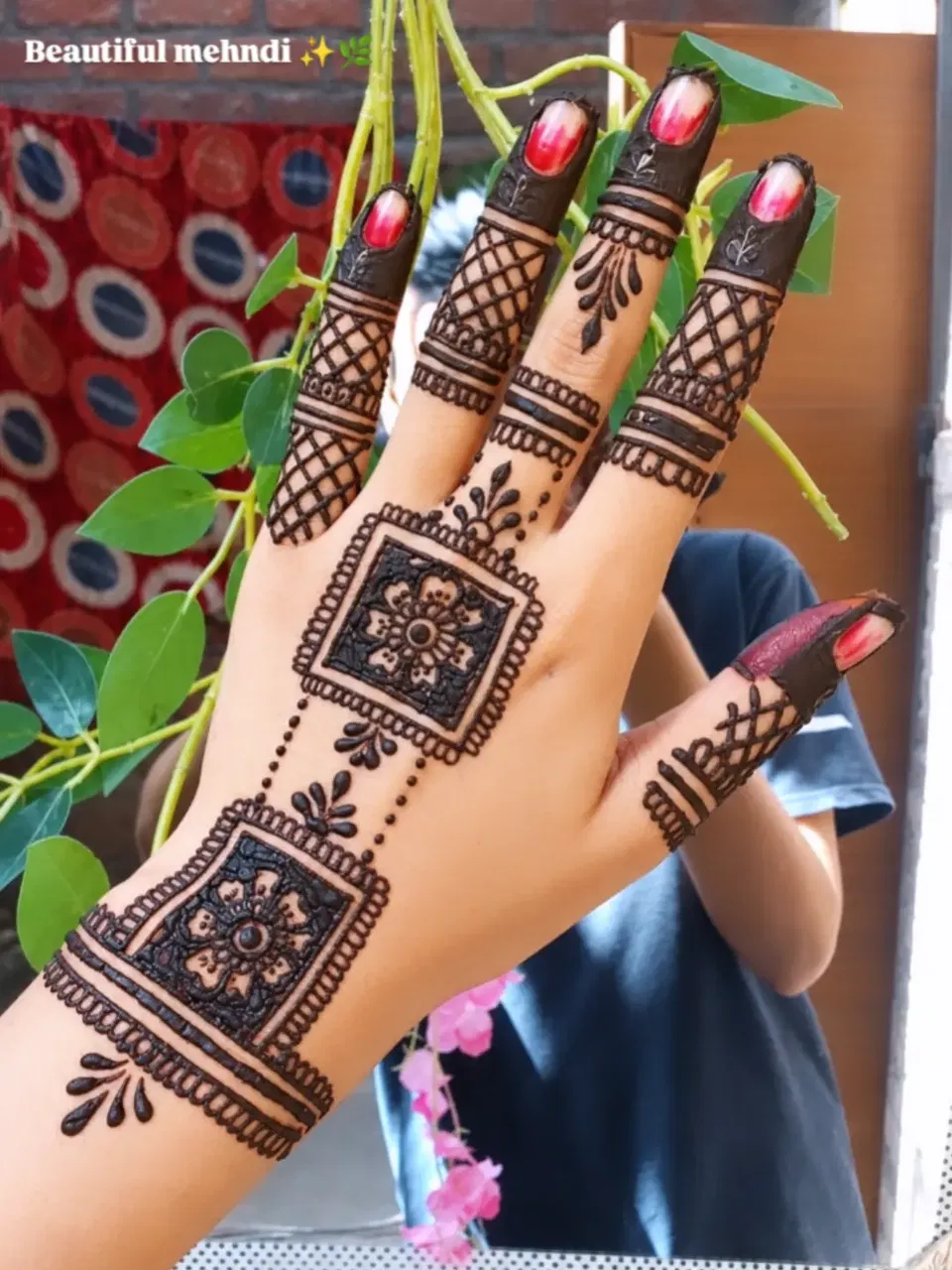 Back Hand Mehndi Design with Jaal